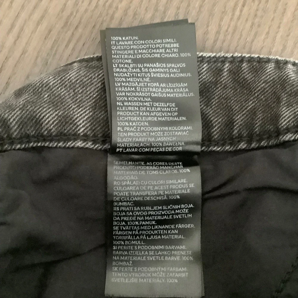 H&M Divided Women Black Denim Shorts SZ 14 Recycled Cotton Mid Rise 5-Pocket NWT